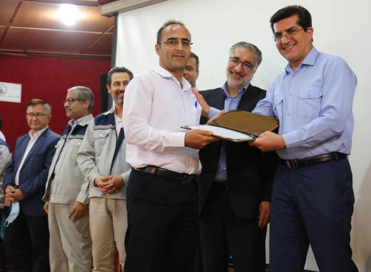 کارگر خارگ 1