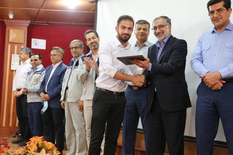 کارگر خارگ 4