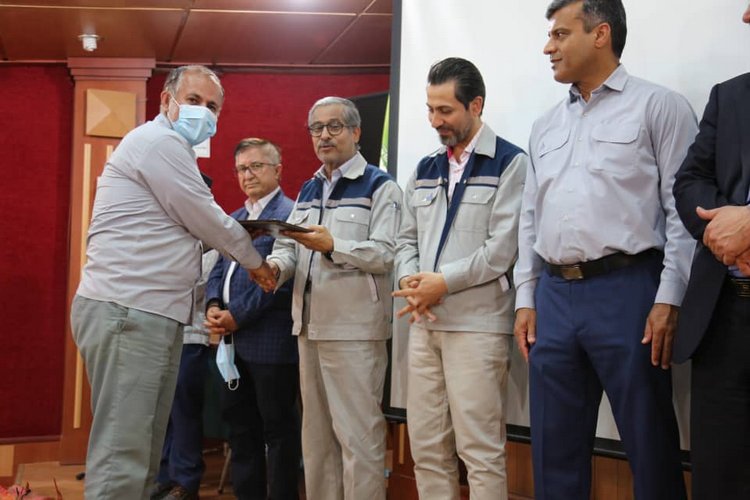 کارگر خارگ 26