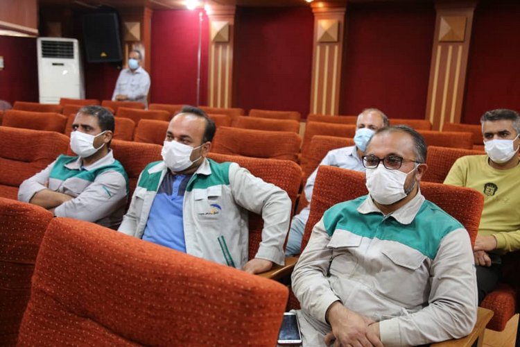 کارگر خارگ 32