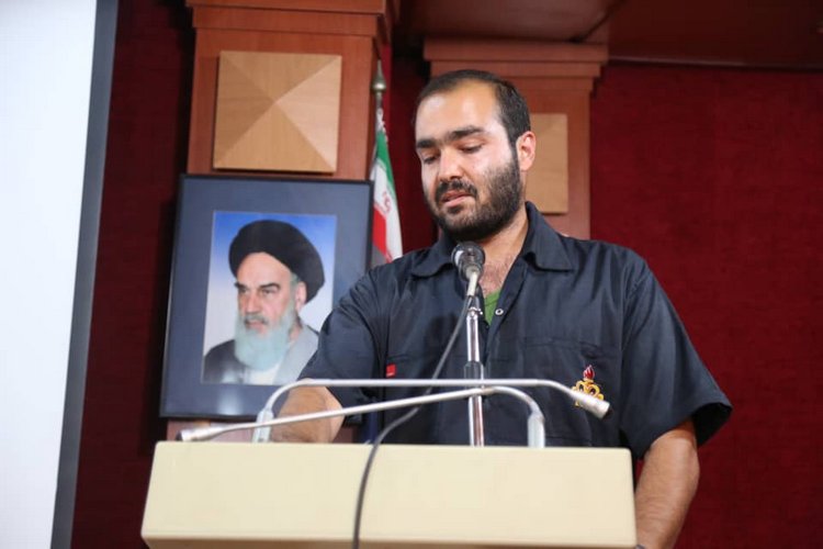 کارگر خارگ 47