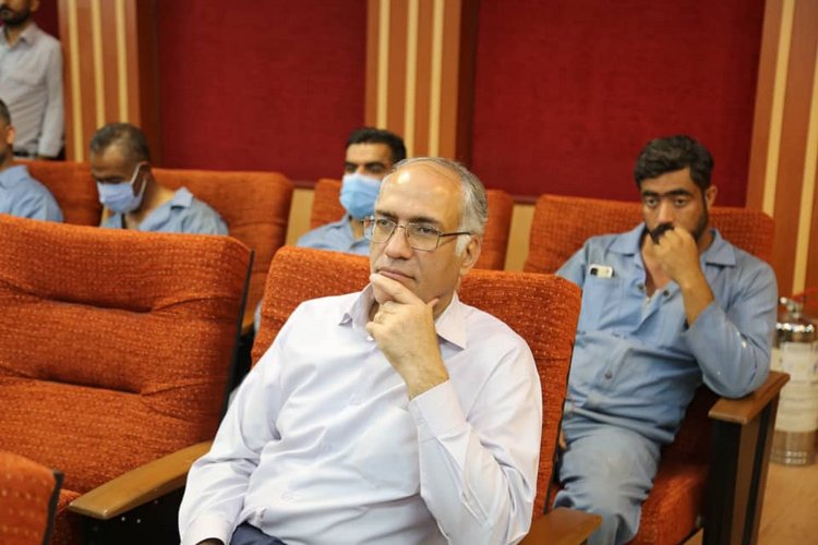 کارگر خارگ 56