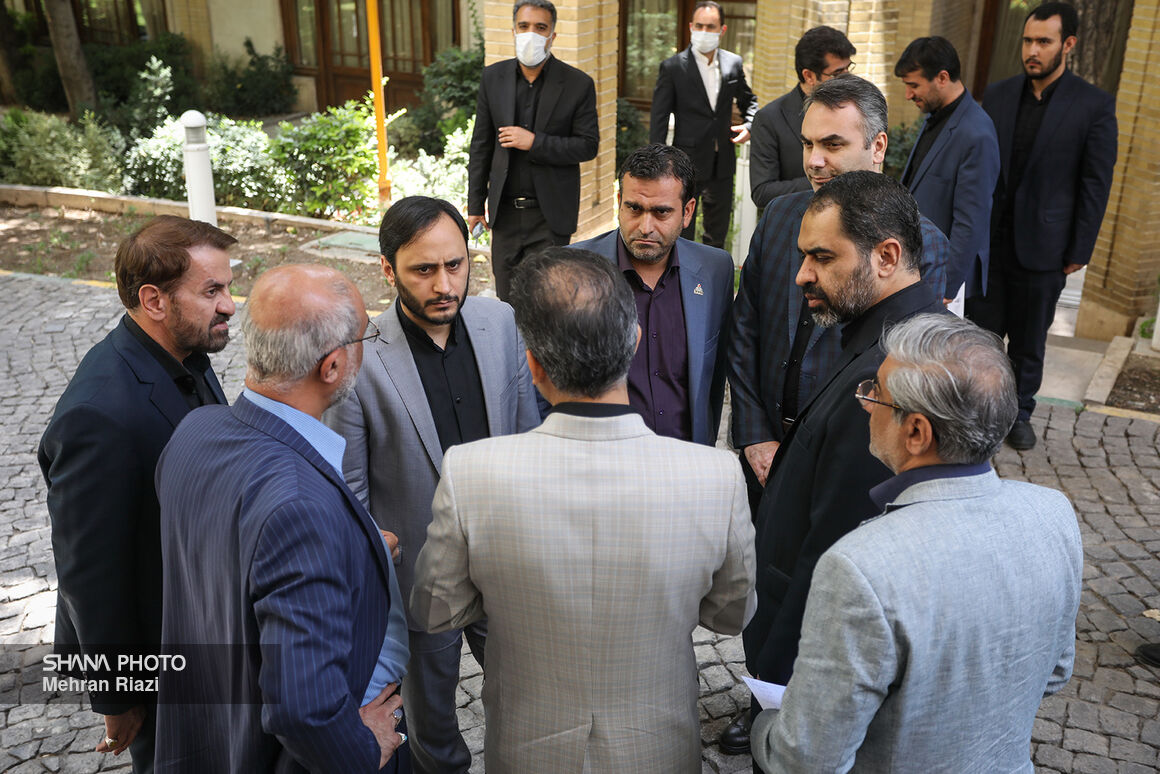 نشست با سخنگوی دولت 9