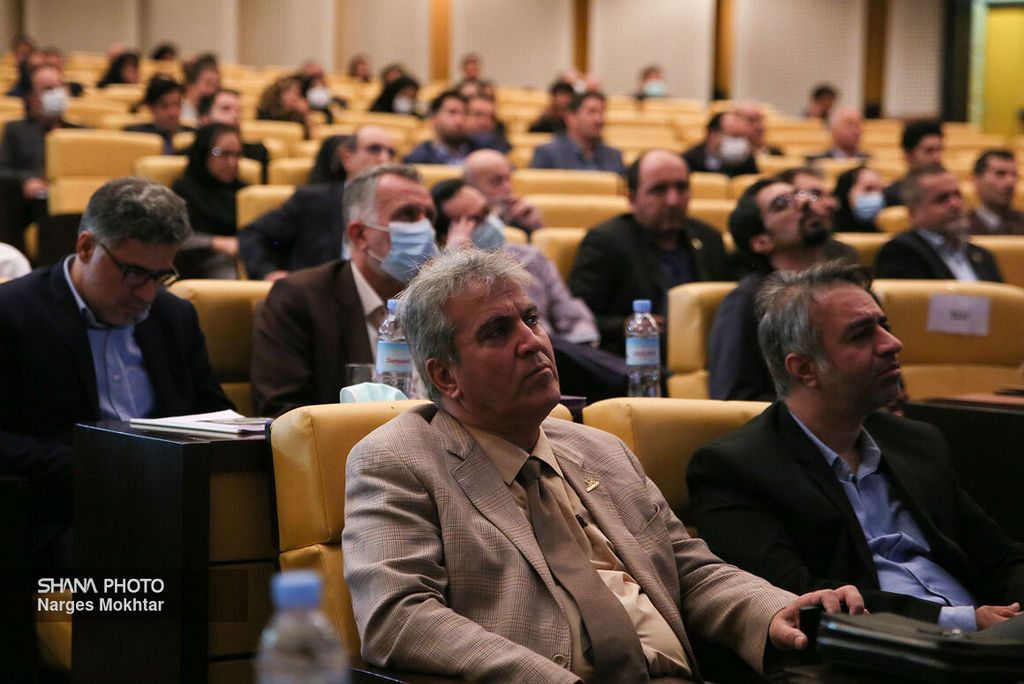 همایش معرفی فرصت‌های سرمایه‌گذاری در پروژه‌های تأمین خدمات شناوری شرکت ملی نفت 13