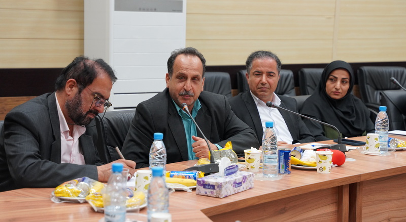 نشست هم اندیشی مدیرعامل + غریبی+ ایرنا 3