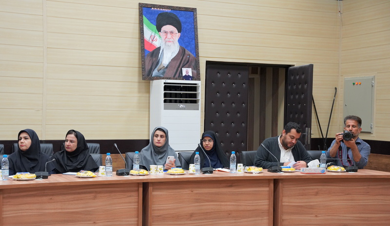 نشست هم اندیشی مدیرعامل + غریبی+ ایرنا 15