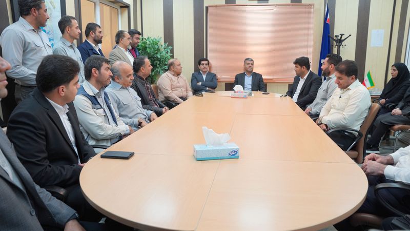 دیدار نوروزی مدیرعامل شرکت پایانه های نفتی ایران با کارکنان+ غریبی 19