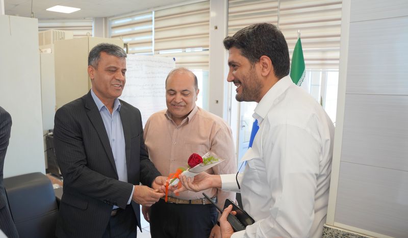 دیدار نوروزی مدیرعامل شرکت پایانه های نفتی ایران با کارکنان+ غریبی 21