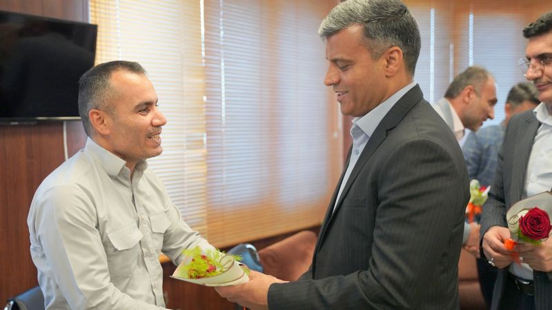 دیدار نوروزی مدیرعامل شرکت پایانه های نفتی ایران با کارکنان+ غریبی 25