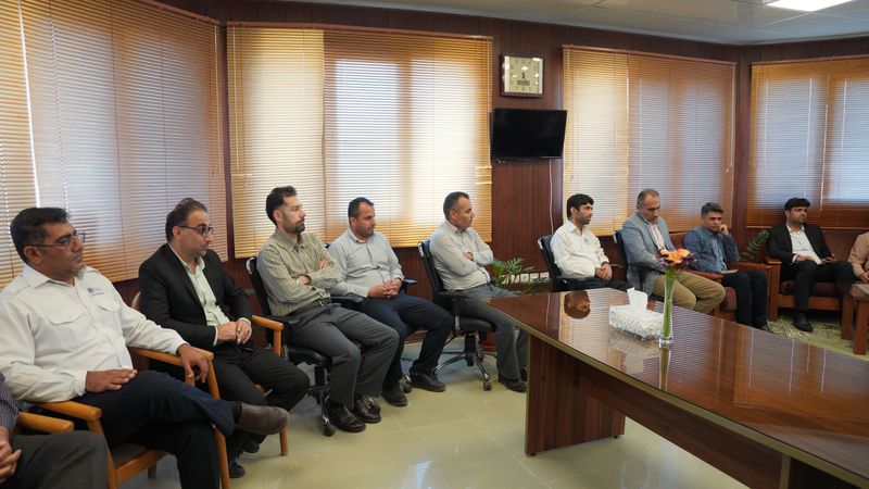 دیدار نوروزی مدیرعامل شرکت پایانه های نفتی ایران با کارکنان+ غریبی 31