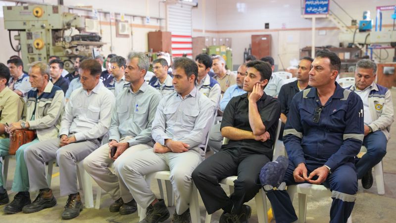 دیدار نوروزی مدیرعامل شرکت پایانه های نفتی ایران با کارکنان+ غریبی 36