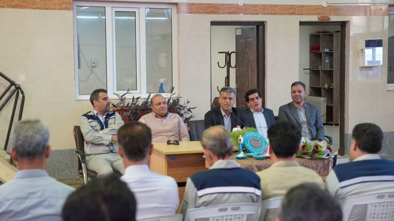 دیدار نوروزی مدیرعامل شرکت پایانه های نفتی ایران با کارکنان+ غریبی 37