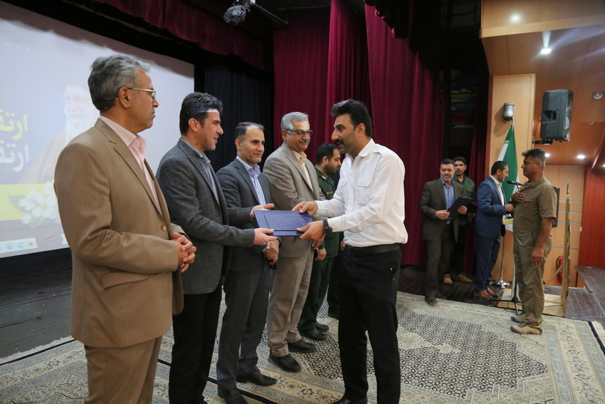 کارگان بسیجی نمونه  1
