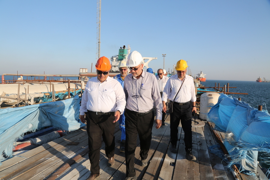 کارگران+ بازدید+ پروژه ها + رییس پایانه نفتی خارگ 1