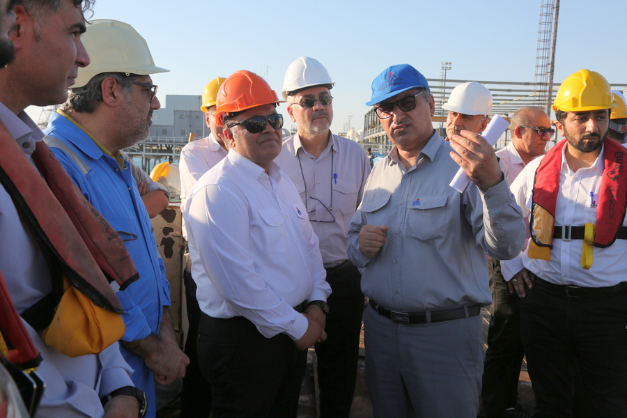 کارگران+ بازدید+ پروژه ها + رییس پایانه نفتی خارگ 16