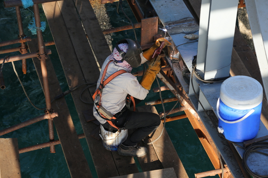 کارگران+ بازدید+ پروژه ها + رییس پایانه نفتی خارگ 19