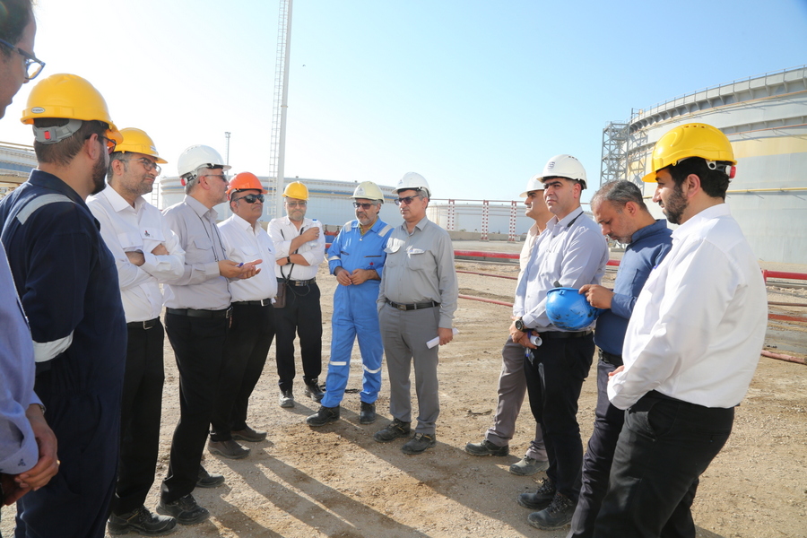 کارگران+ بازدید+ پروژه ها + رییس پایانه نفتی خارگ 23