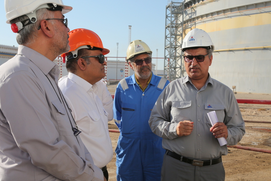 کارگران+ بازدید+ پروژه ها + رییس پایانه نفتی خارگ 24