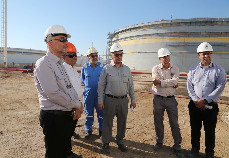 کارگران+ بازدید+ پروژه ها + رییس پایانه نفتی خارگ 25