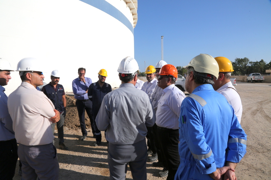 کارگران+ بازدید+ پروژه ها + رییس پایانه نفتی خارگ 26