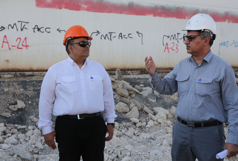 کارگران+ بازدید+ پروژه ها + رییس پایانه نفتی خارگ 31