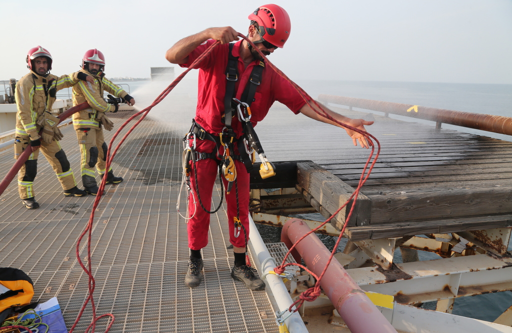 برگزاری مانور امداد و نجات +پایانه نفتی  خارگ  31