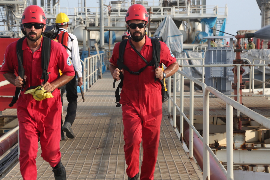 برگزاری مانور امداد و نجات +پایانه نفتی  خارگ  39