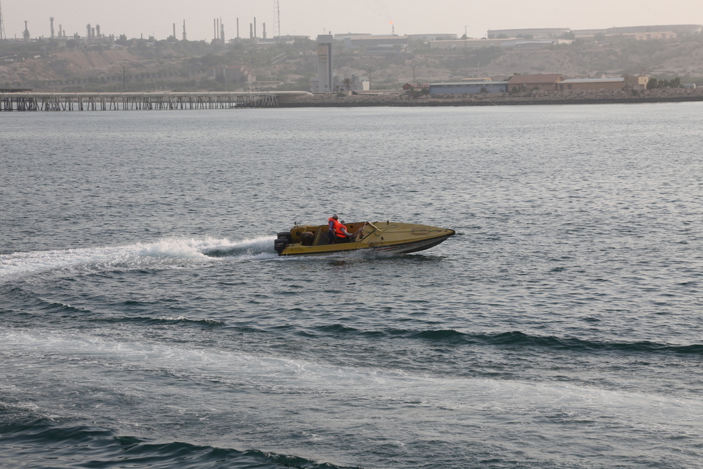 برگزاری مانور امداد و نجات +پایانه نفتی  خارگ  40