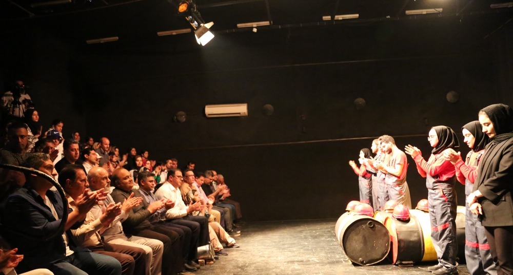 نمایش  تئاتر + دفاع مقدس +پایانه نفتی خارگ  2