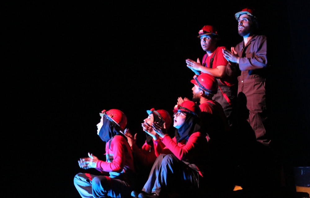 نمایش  تئاتر + دفاع مقدس +پایانه نفتی خارگ  3