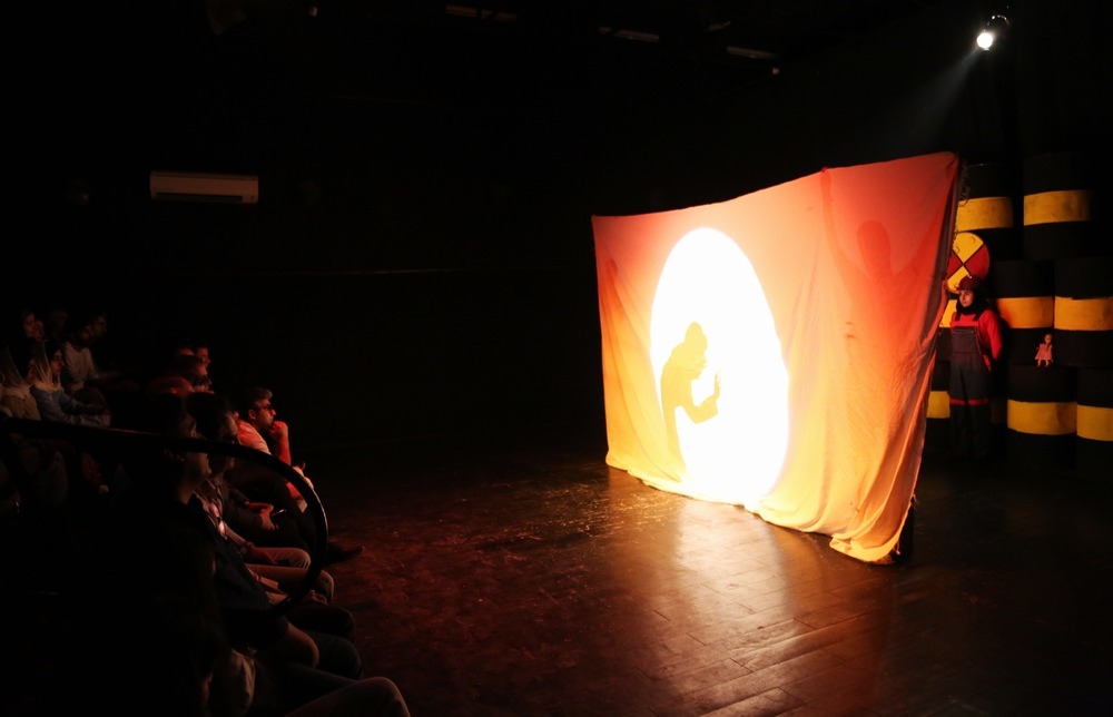 نمایش  تئاتر + دفاع مقدس +پایانه نفتی خارگ  7