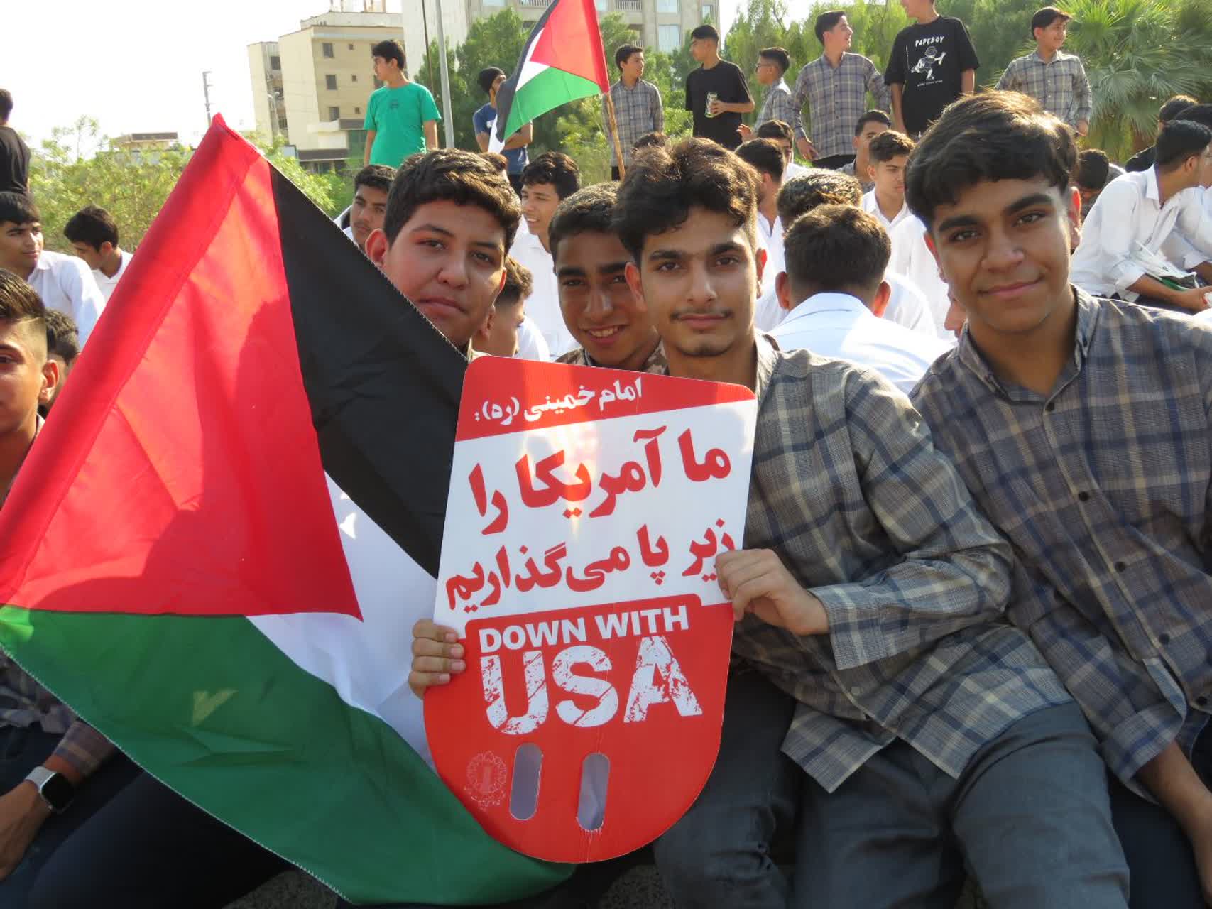 راهپیمایی 13 آبان 8