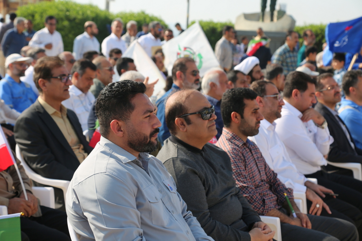 راهپیمایی 13 آبان 32