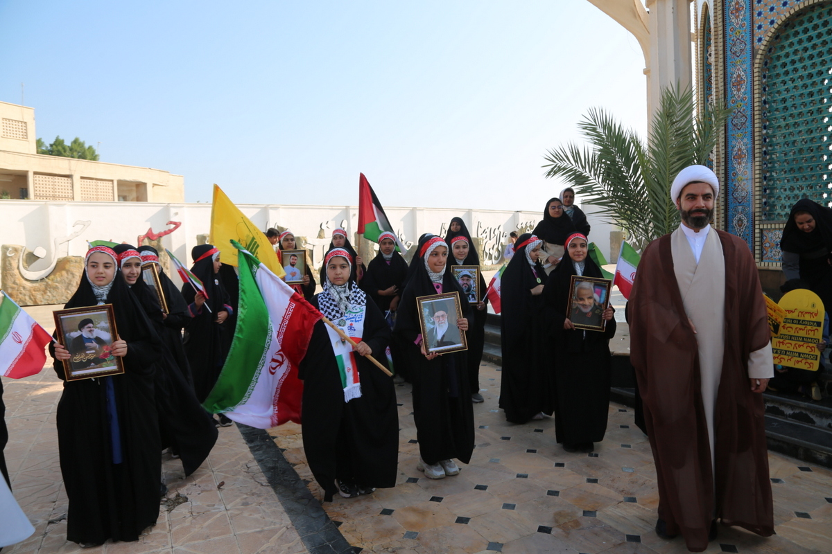 راهپیمایی 13 آبان 33