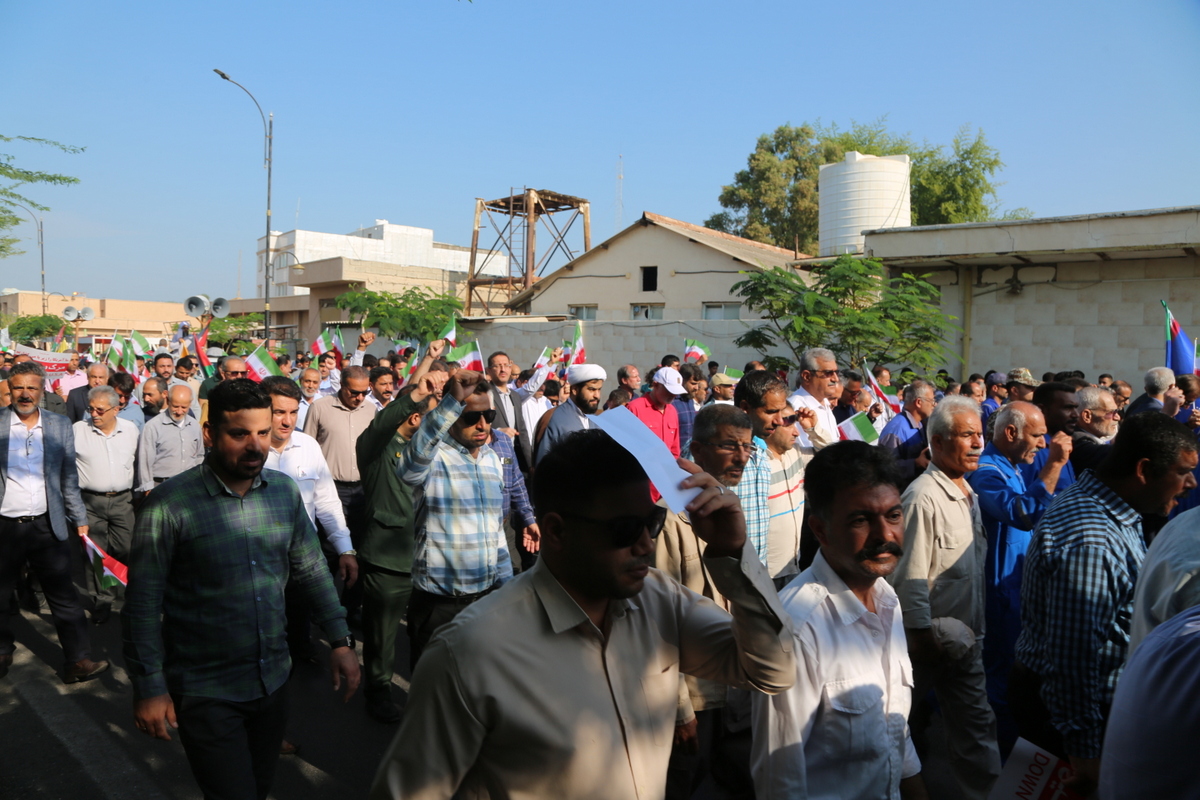 راهپیمایی 13 آبان 42