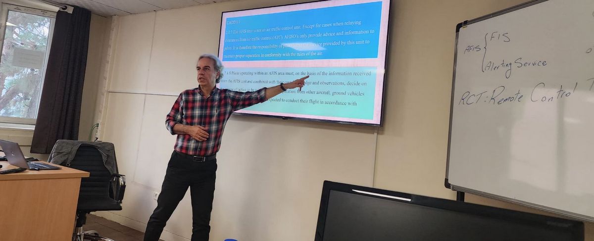 برگزاری اولین دوره AFIS + کنترلرهای فرودگاه خارگ 1