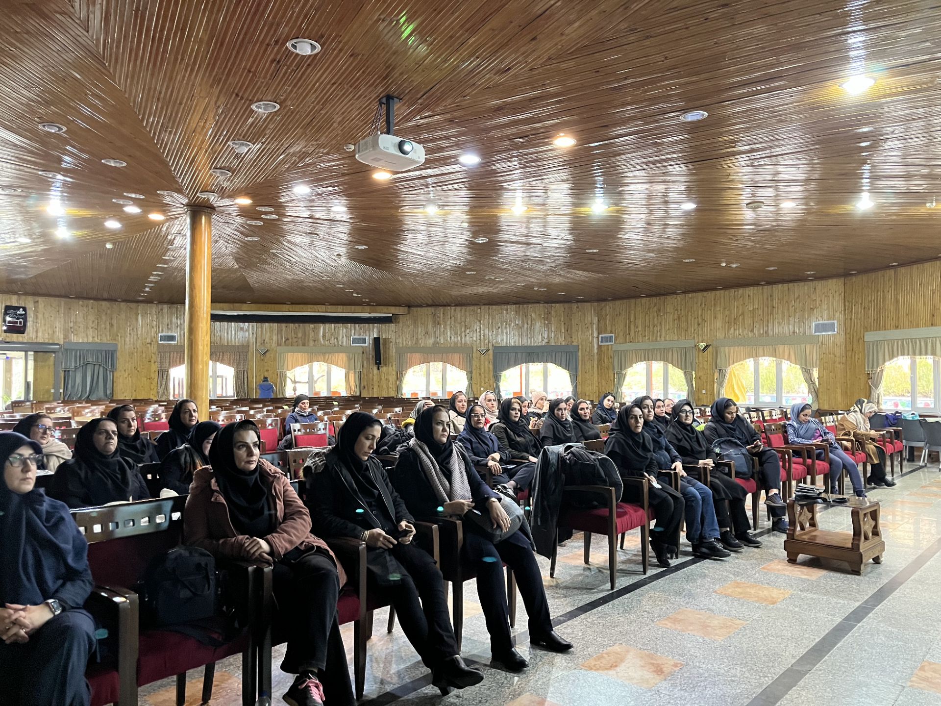 نشست ارتقای سلامت و نشاط بانوان 3