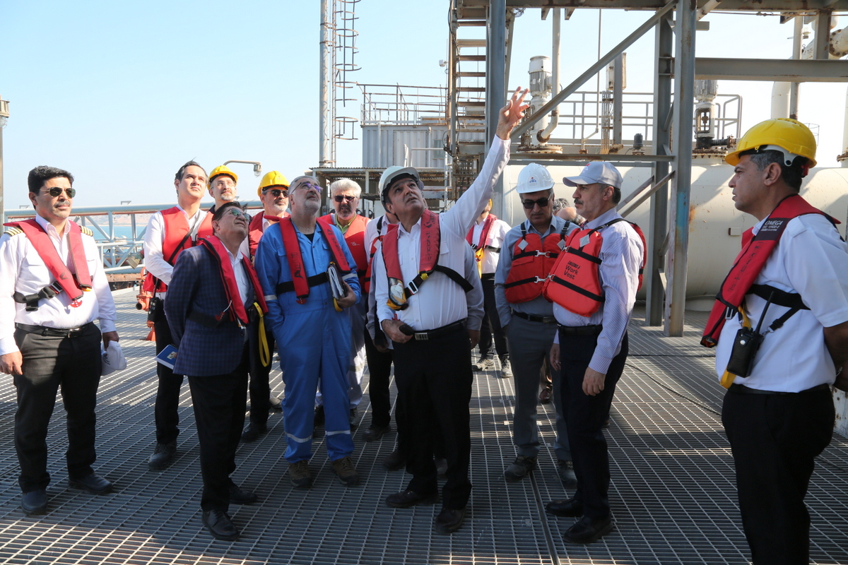 اسکله غربی + مدیرعامل + آذرپاد 16