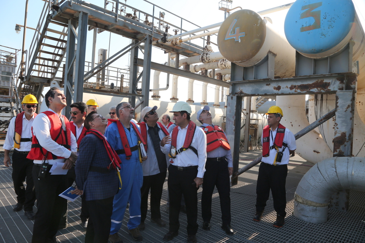 اسکله غربی + مدیرعامل + آذرپاد 17