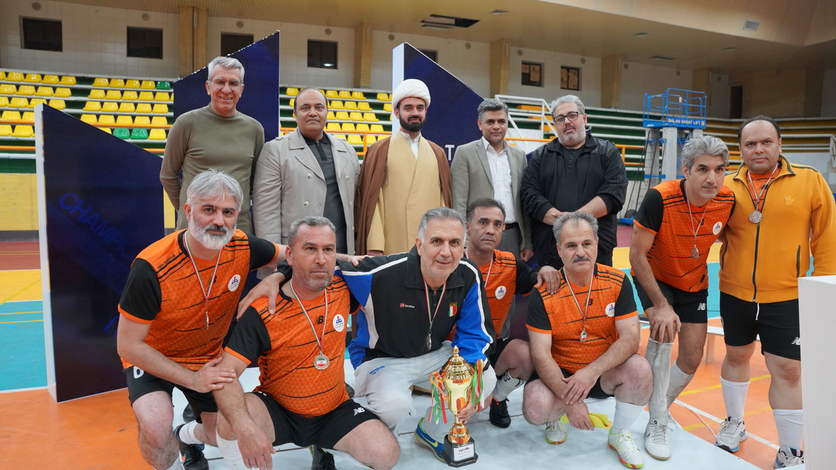 قهرمانی تیم حراست در مسابقات فوتسال کارکنان بالای ۴۵ سال پایانه‌های نفتی ایران 4