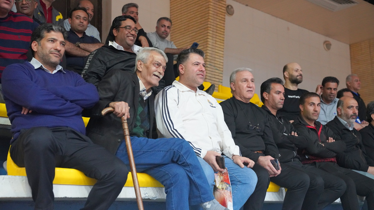 قهرمانی تیم حراست در مسابقات فوتسال کارکنان بالای ۴۵ سال پایانه‌های نفتی ایران 9