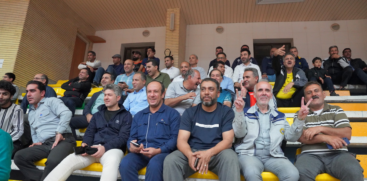 قهرمانی تیم حراست در مسابقات فوتسال کارکنان بالای ۴۵ سال پایانه‌های نفتی ایران 10