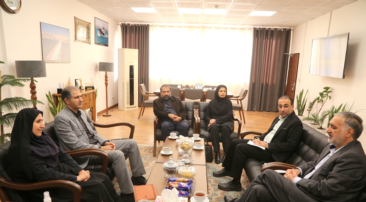 مدیرعامل شرکت پایانه‌های نفتی ایران+ رئیس آموزش و پرورش جزیره خارگ 3