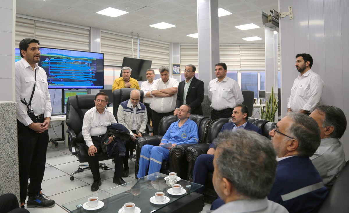 معاون امور بین الملل و بازرگانی وزیر نفت + سید علی محمد موسوی+ عباس اسدروز + پایانه های نفتی ایران 6