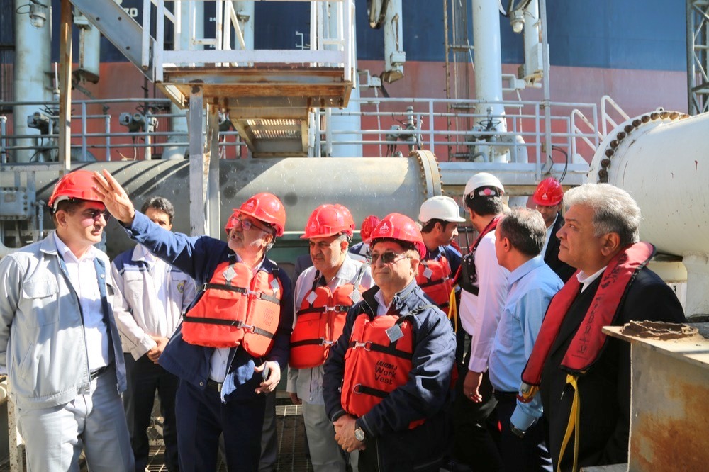 معاون امور بین الملل و بازرگانی وزیر نفت + سید علی محمد موسوی+ عباس اسدروز + پایانه های نفتی ایران 10