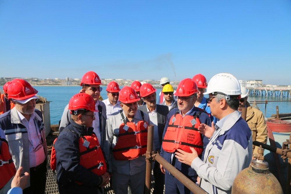 معاون امور بین الملل و بازرگانی وزیر نفت + سید علی محمد موسوی+ عباس اسدروز + پایانه های نفتی ایران 11