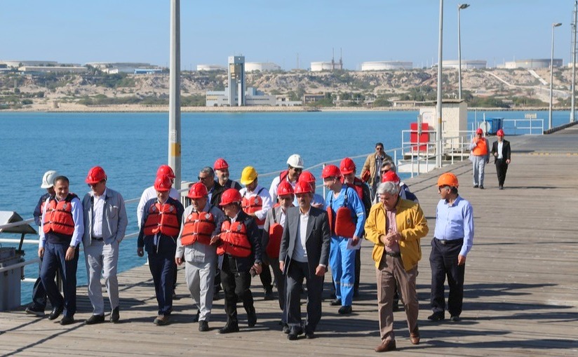 معاون امور بین الملل و بازرگانی وزیر نفت + سید علی محمد موسوی+ عباس اسدروز + پایانه های نفتی ایران 17