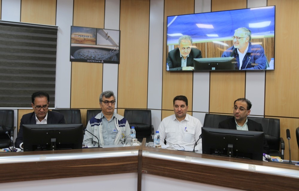 معاون امور بین الملل و بازرگانی وزیر نفت + سید علی محمد موسوی+ عباس اسدروز + پایانه های نفتی ایران 20