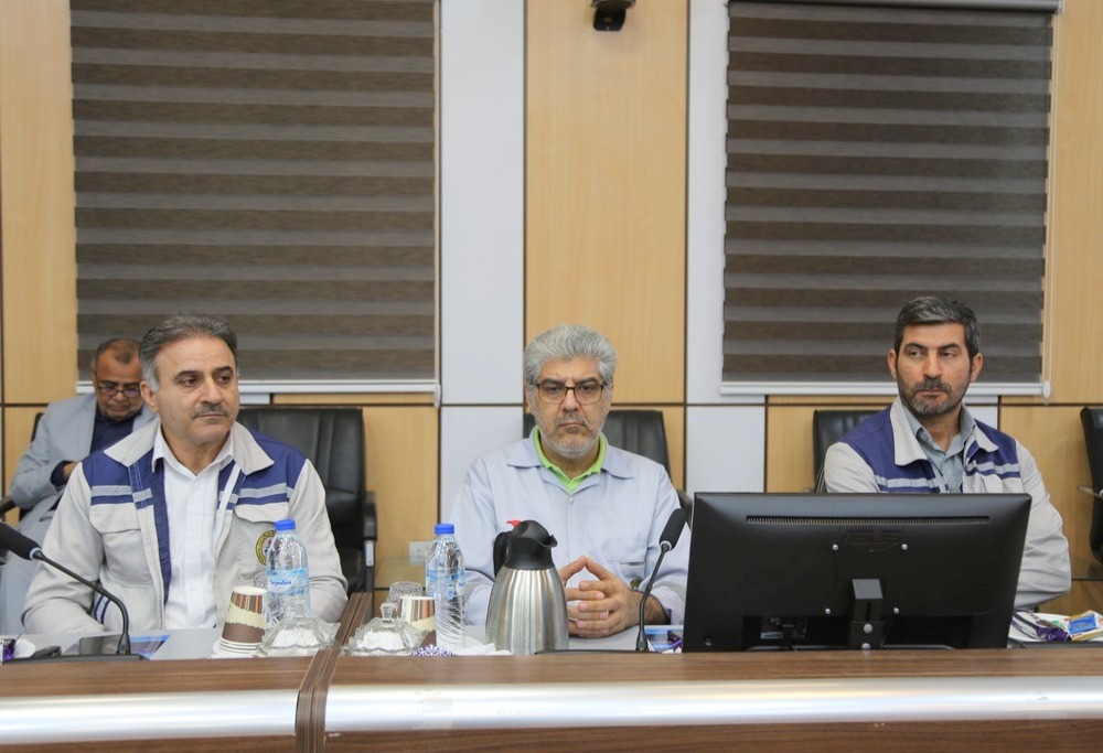 معاون امور بین الملل و بازرگانی وزیر نفت + سید علی محمد موسوی+ عباس اسدروز + پایانه های نفتی ایران 25