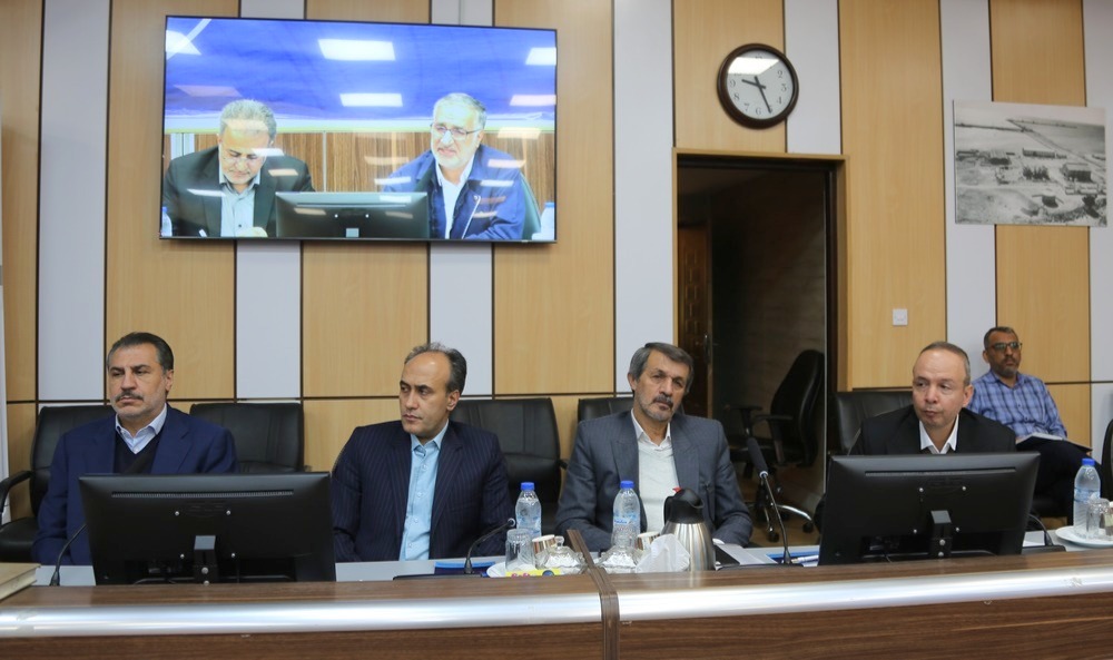 معاون امور بین الملل و بازرگانی وزیر نفت + سید علی محمد موسوی+ عباس اسدروز + پایانه های نفتی ایران 26